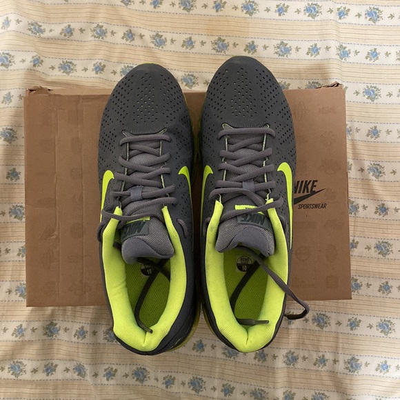 Rare Nike Air Max+ 2011 leather dark grey volt men’s size 10 (1) - Picture 3 of 5